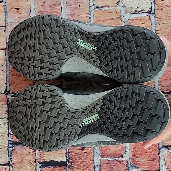 MERRILL PERFORMANCE FOOTWEAR, WOMANS SIZE 5.5 EUC - Picture 10 of 11